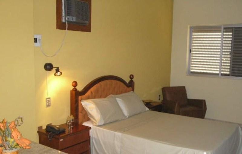 Rodes Palace Hotel Patrocínio Habitación foto